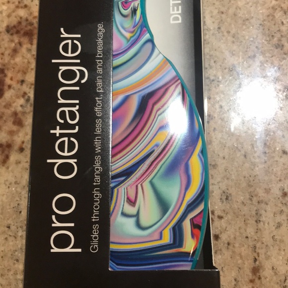 Wet Pro Brush Detangler - Picture 2 of 4